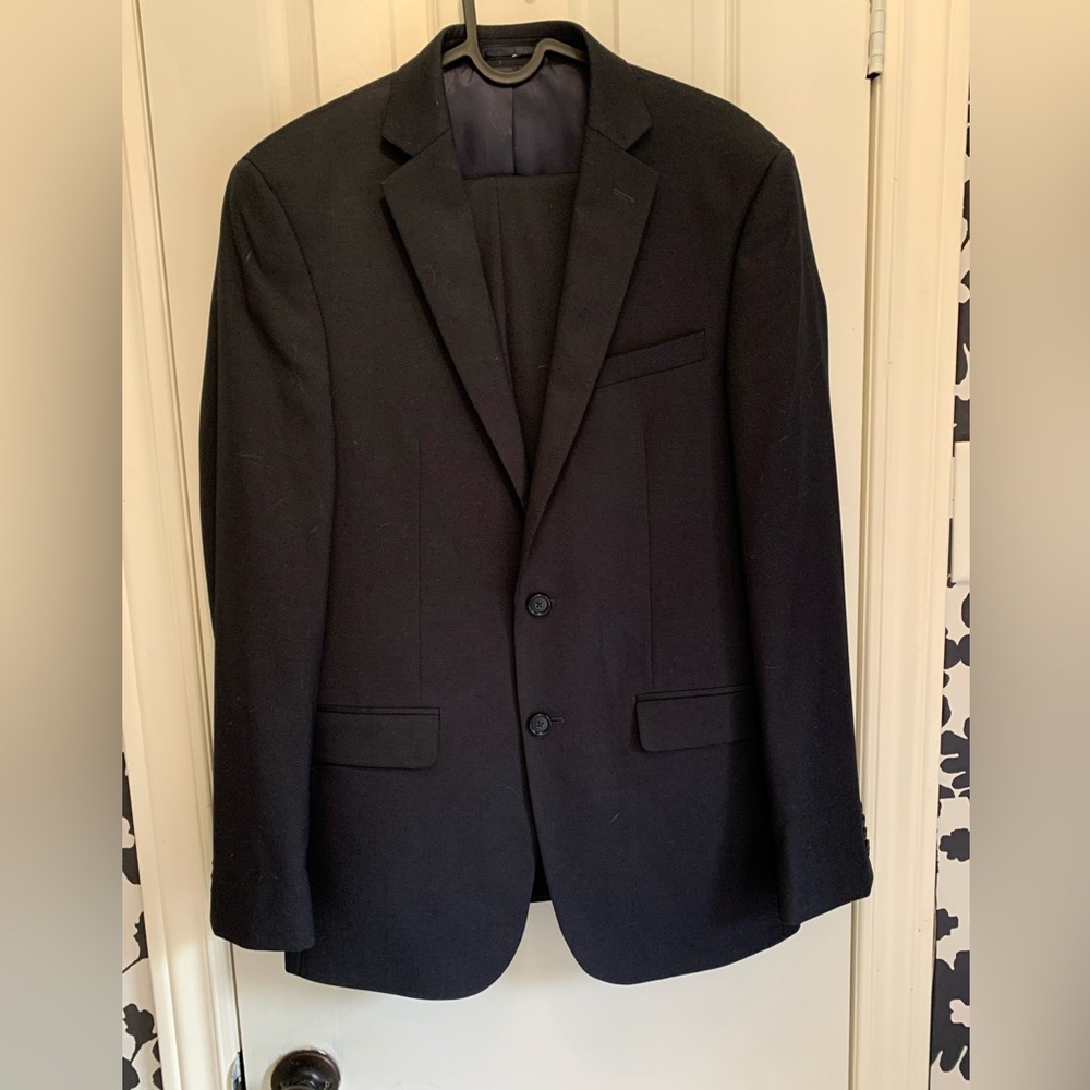 Suit,Sean John Elegant navy suit,size 38R,classic,wedding,formal,workwear